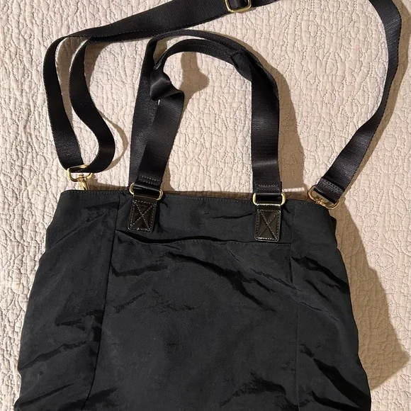 Kipling Black Shoulder Bag with Gold Details - Picture 2 of 12